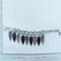 Fashion bracelet with hearts 894