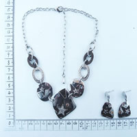 Necklace and earrings set