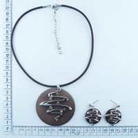 Necklace and earrings set