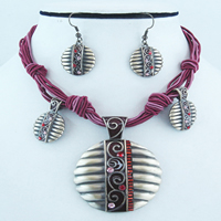 Costume jewellery set|Necklace