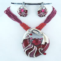 Alloy jewellery|necklaces set in red