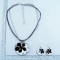 Fashion necklace set