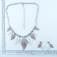 Leaves necklaces