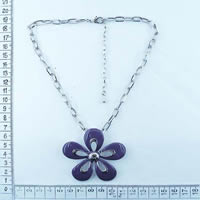 Flower necklace in purple