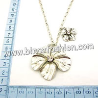 Flower necklace