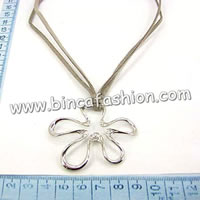 Fashion necklace