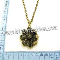 Fashion necklace