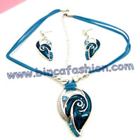 Alloy necklaces set