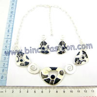 Alloy jewellery set