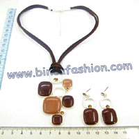 Costume jewelry 