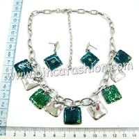 Alloy necklaces set