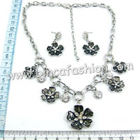 Alloy necklace set